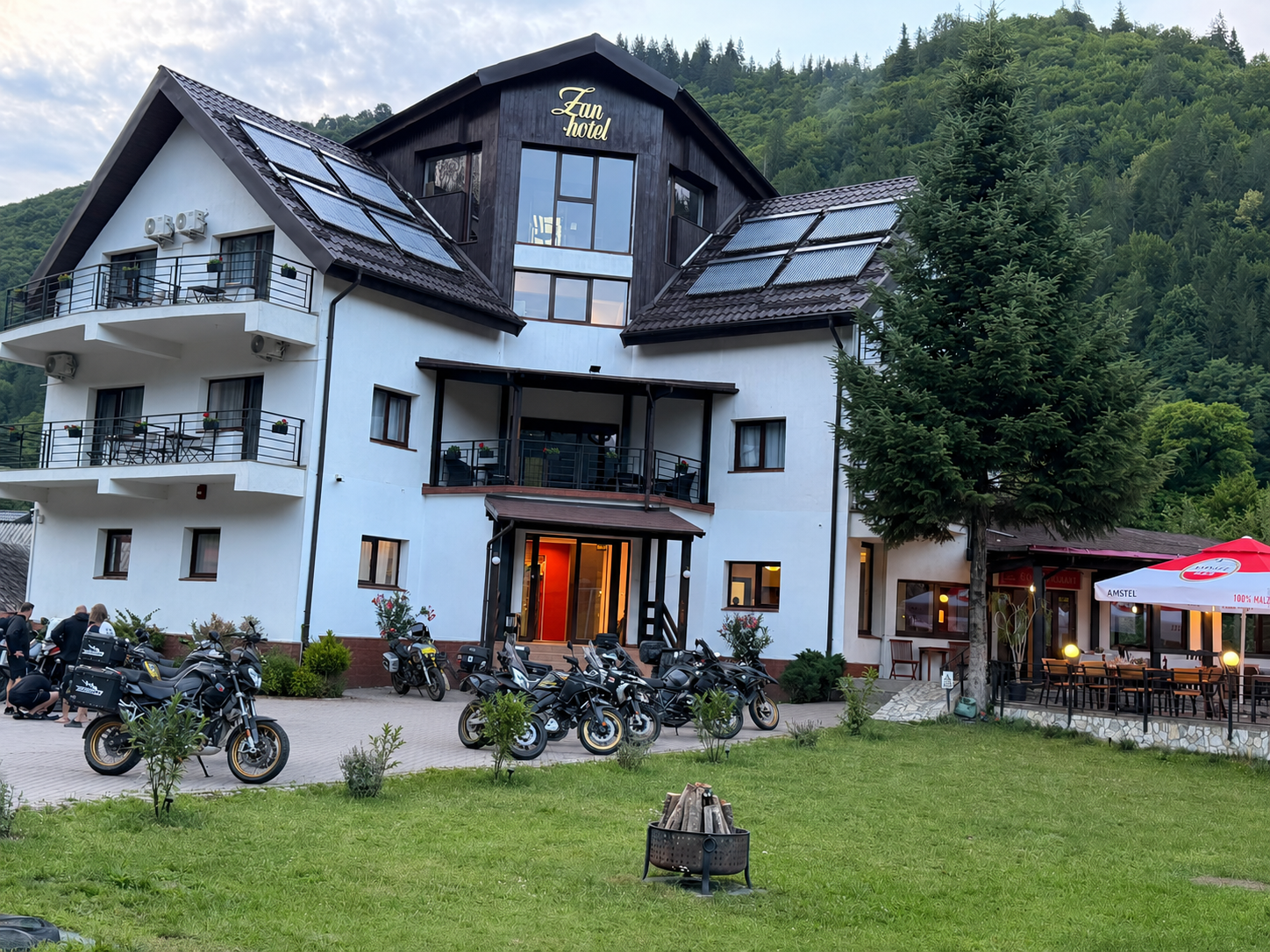 Zan Hotel